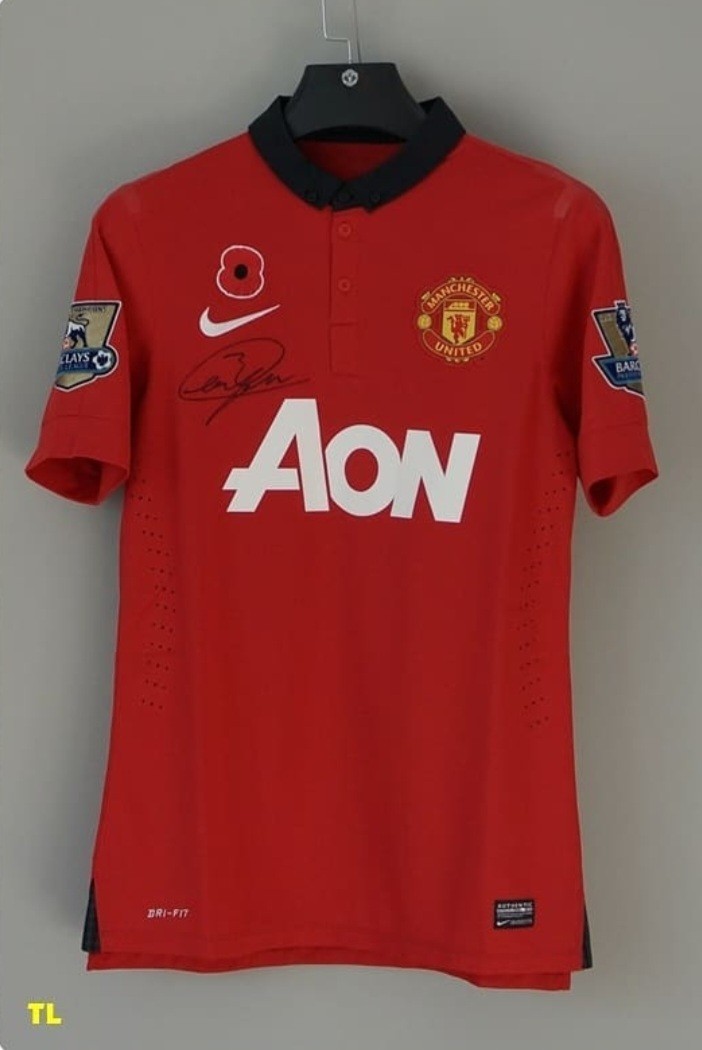 Primera equipación de Manchester United 13-14