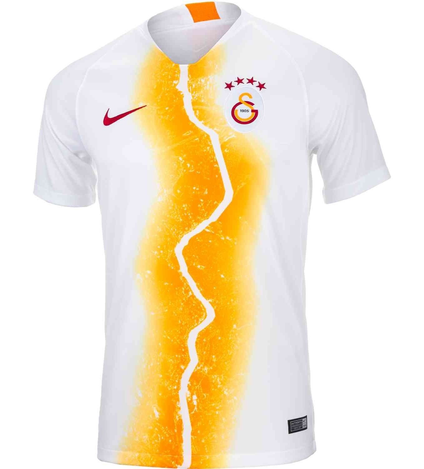Tercera equipación de Galatasaray 18-19