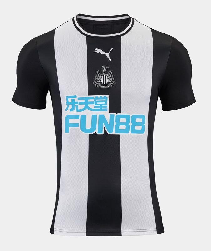 Primera equipación de Newcastle 19-20