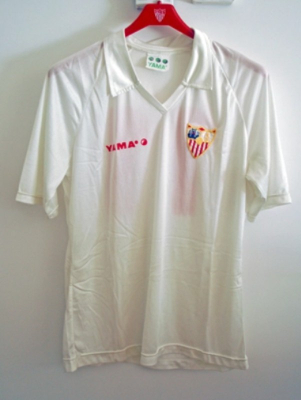 Primera equipación de Sevilla FC 85-86