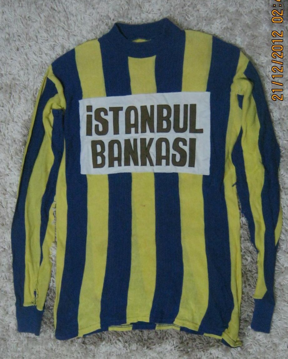 Primera equipación de Fenerbahçe 82-83