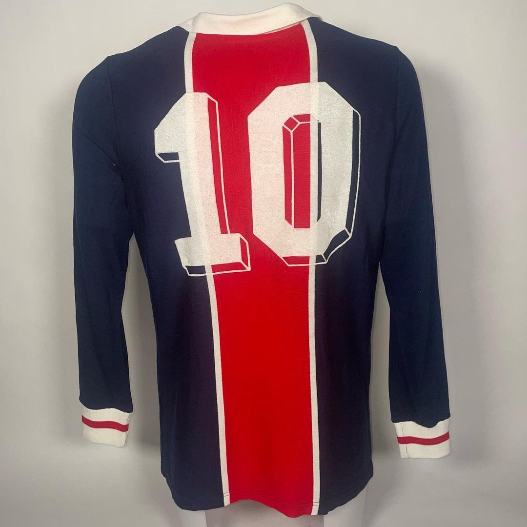 Paris Saint-Germain 83-84 Visitante 2