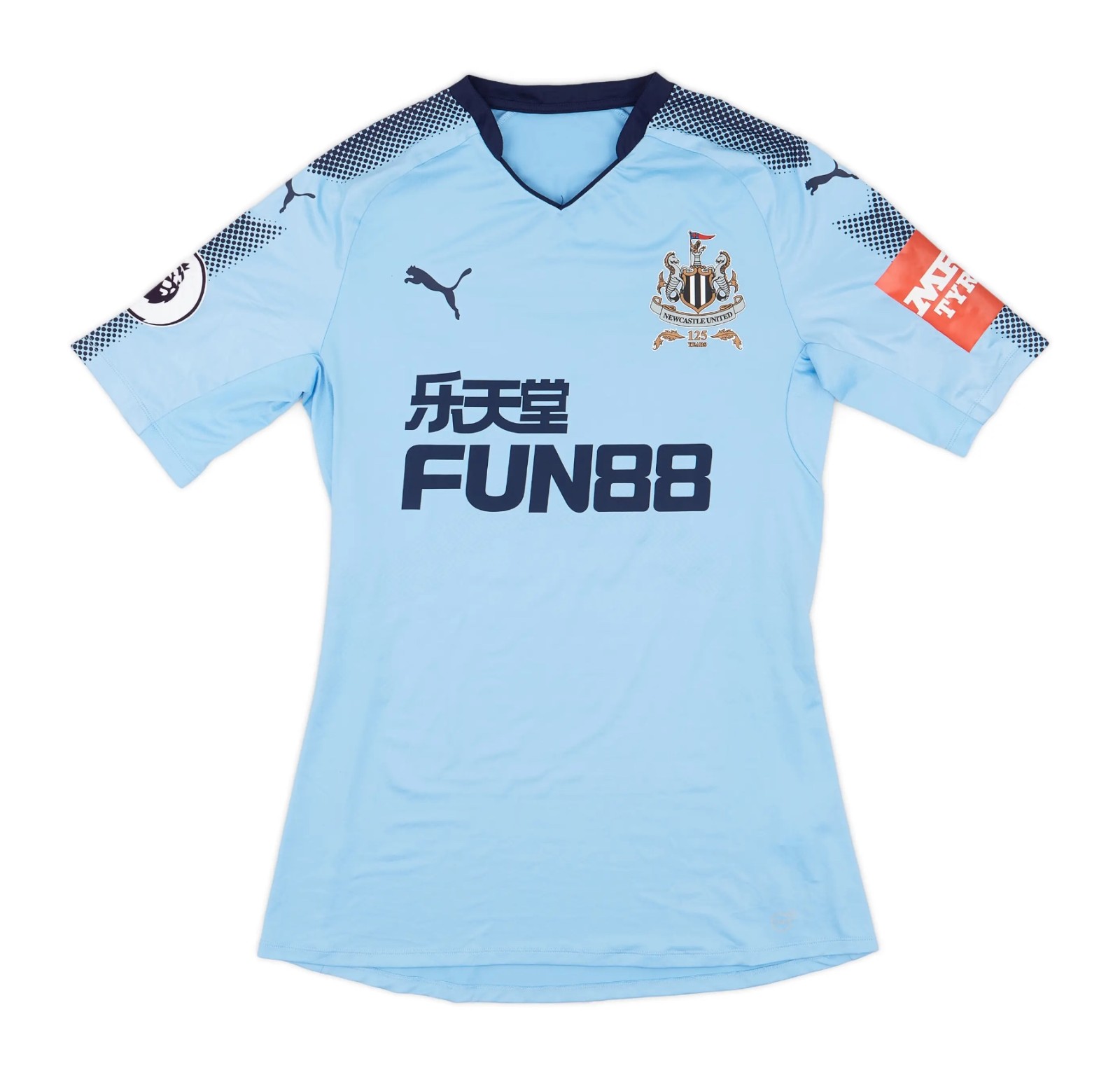 Newcastle United 17-18 Visitante