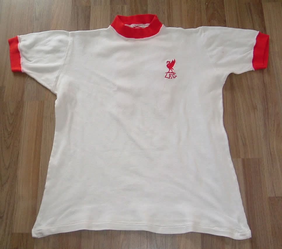 Segunda equipación de LiverpoolFC 70-71