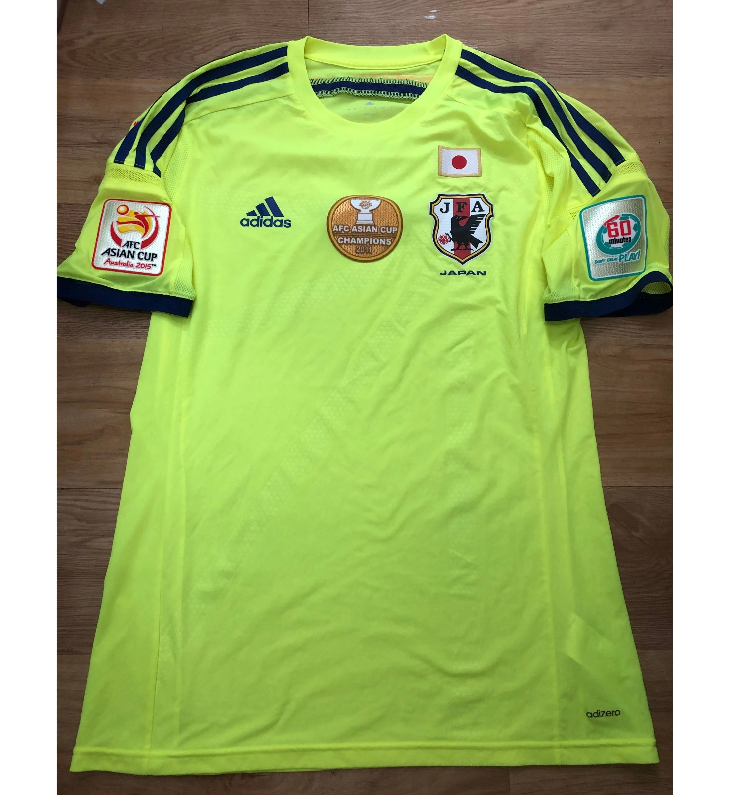 Segunda equipación de Japón 2015