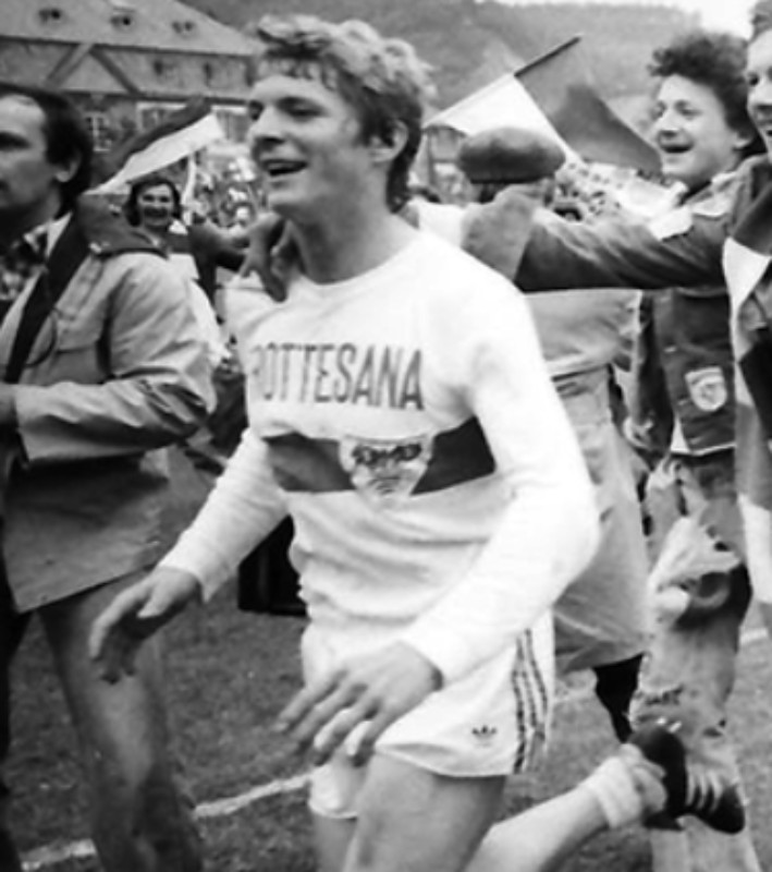 VfB Stuttgart 75-76 Local