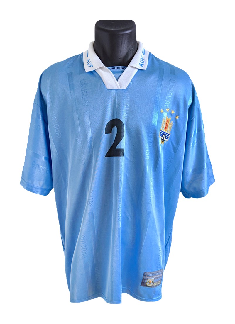 Primera equipación de Uruguay 1999
