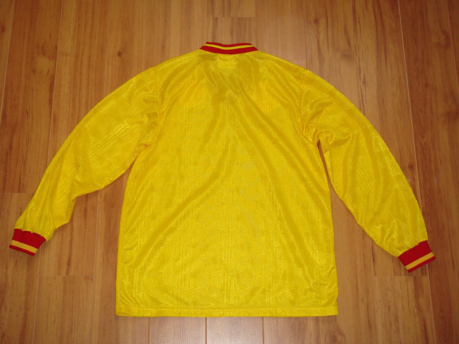 Galatasaray 94-95 Visitante 3
