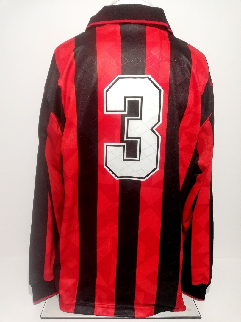 Primera equipación de Milan 94-95