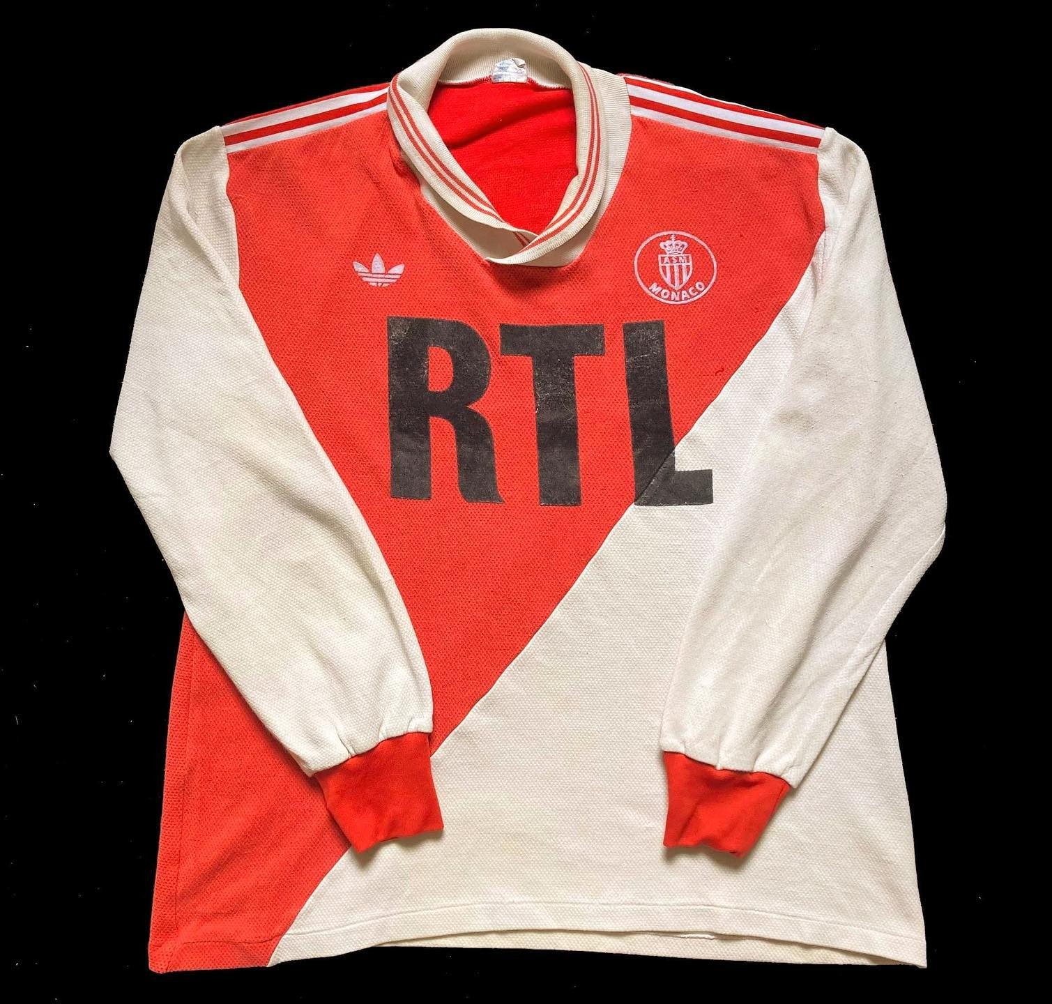 Equipación especial de Monaco 85-86