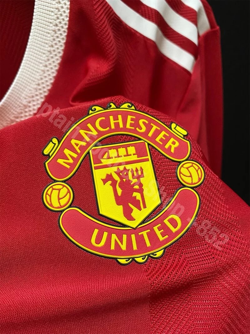 Manchester United 21-22 Local 4