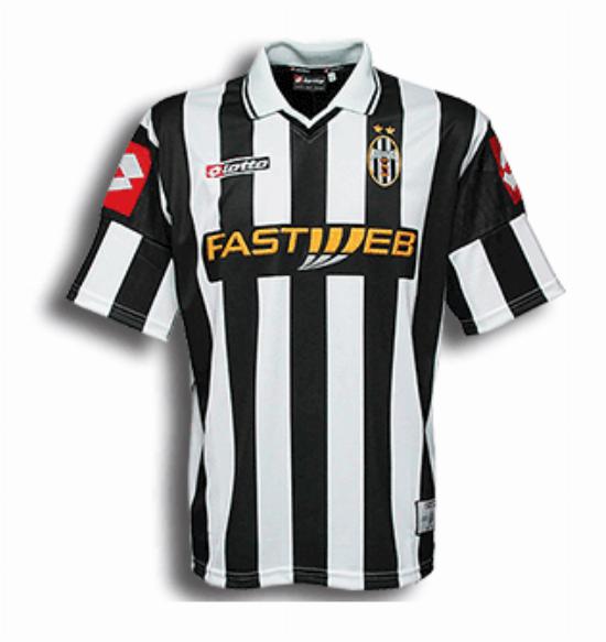 Juventus FC 01-02 Local 3