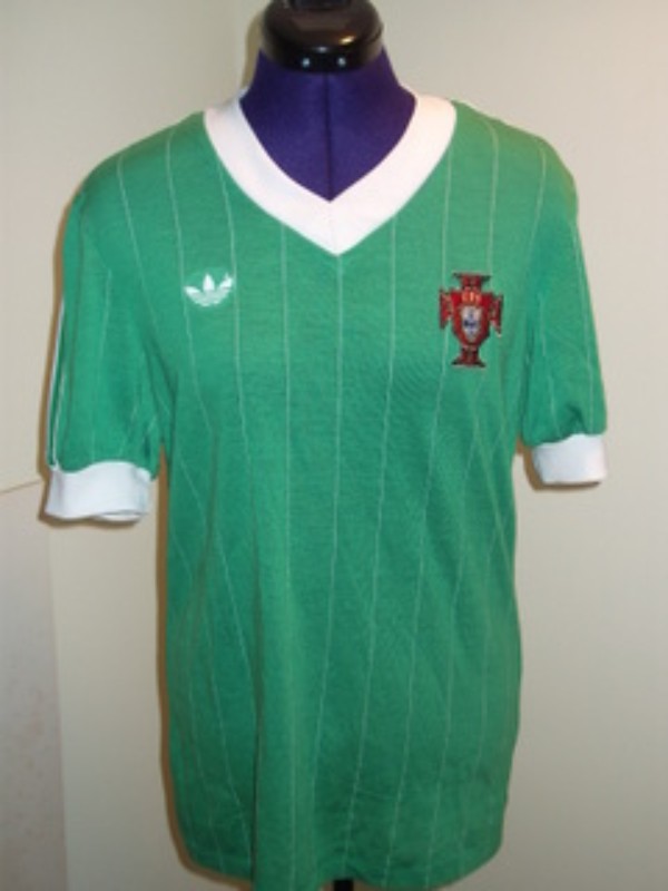 Tercera equipación de Portugal 1982