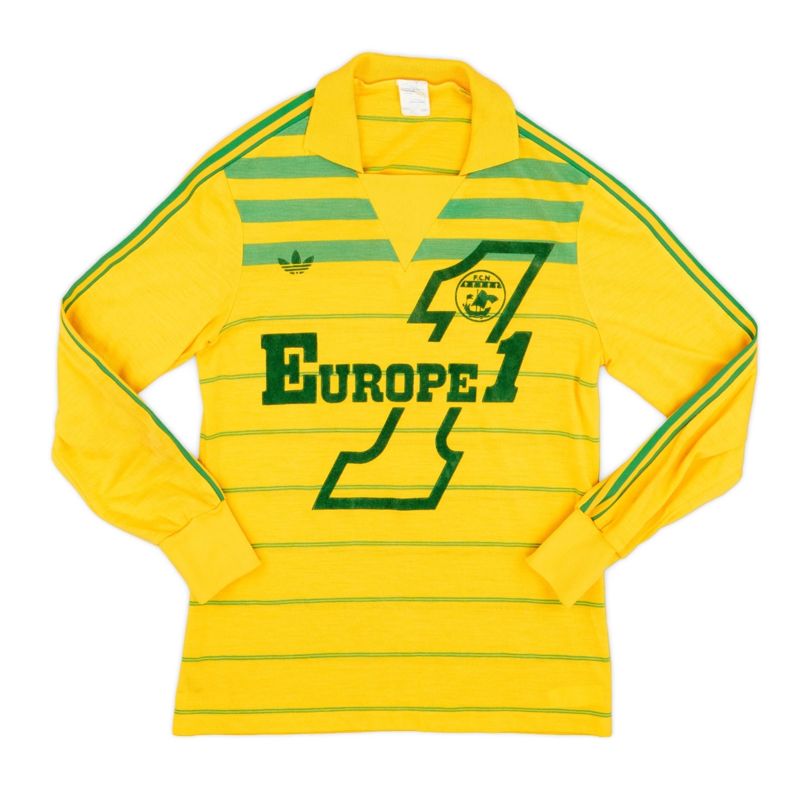 Primera equipación de Nantes 85-86