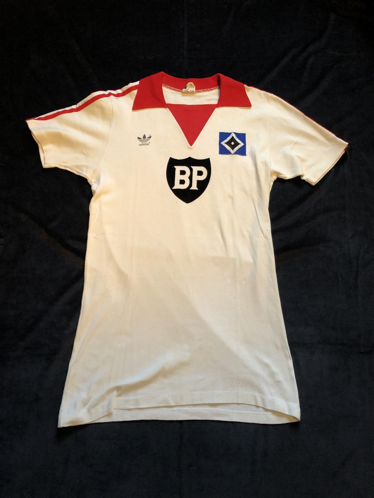 Primera equipación de Hamburgo 80-81