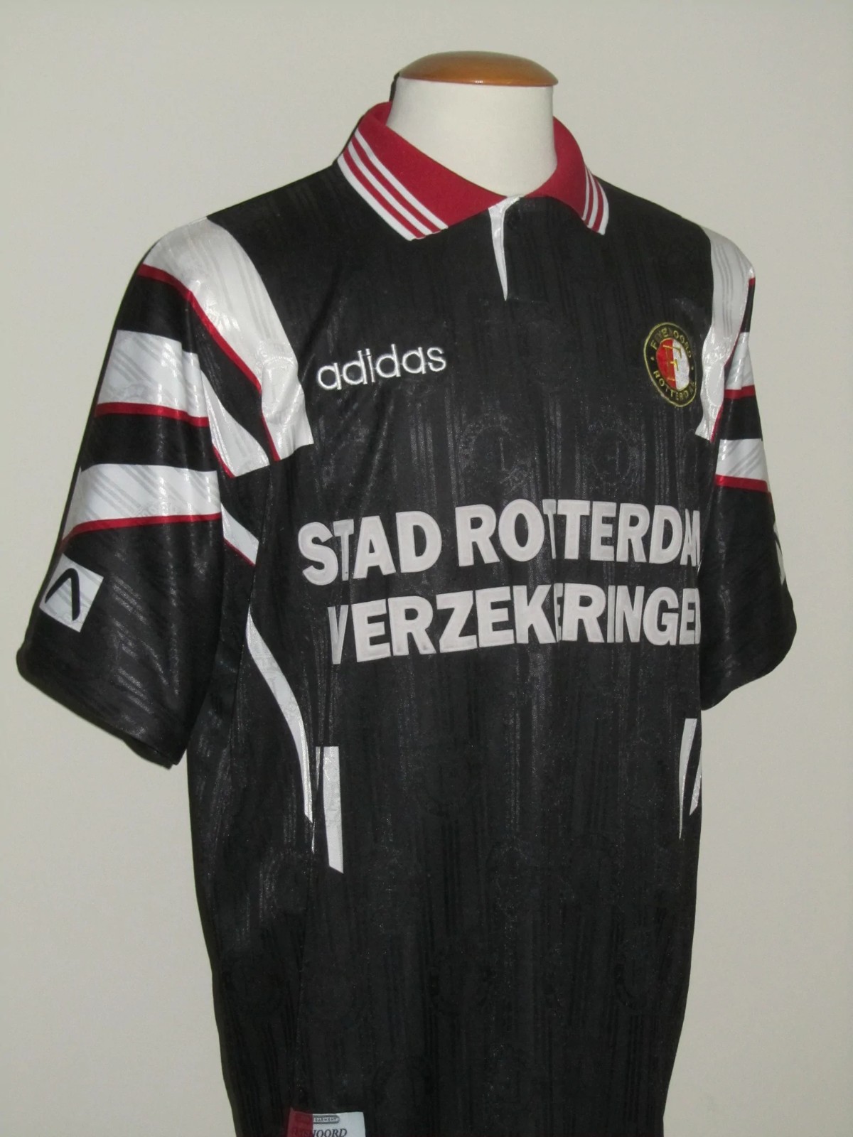 Feyenoord 96-97 Visitante 3