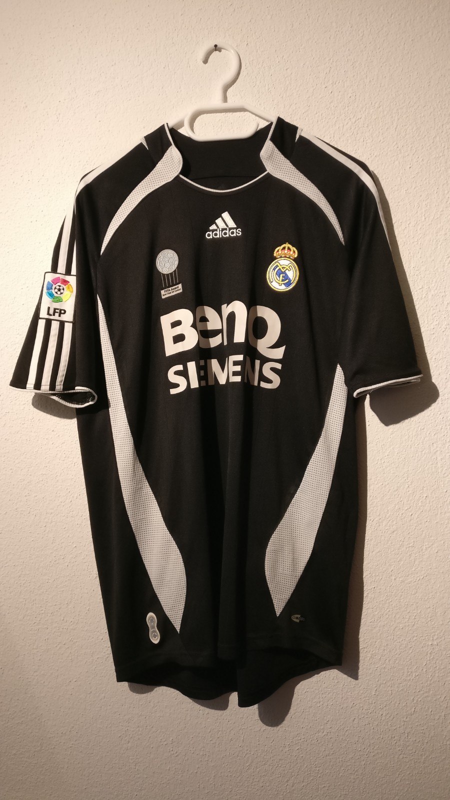 Segunda equipación de Real Madrid 06-07