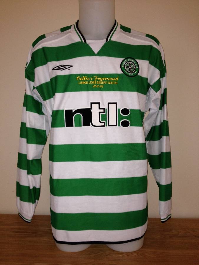 Primera equipación de Celtic 02-03
