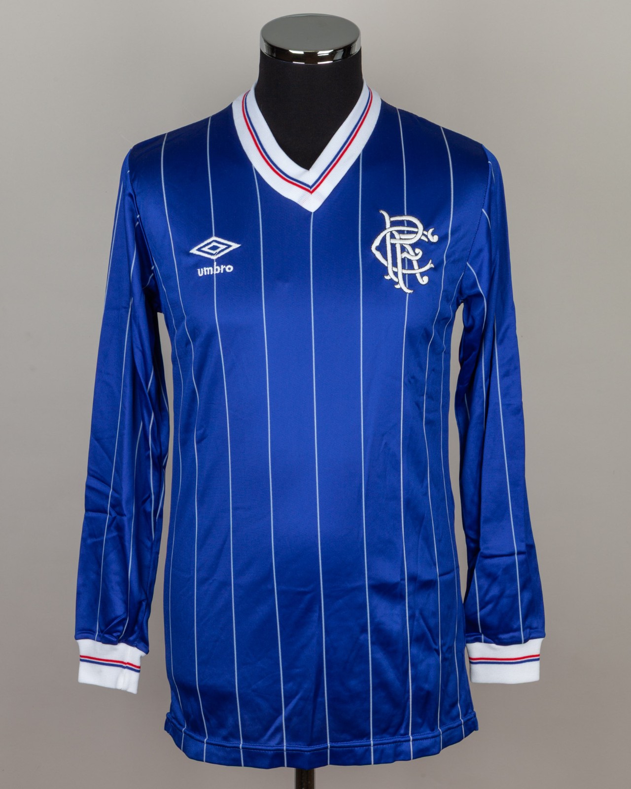 Primera equipación de Glasgow Rangers 82-83