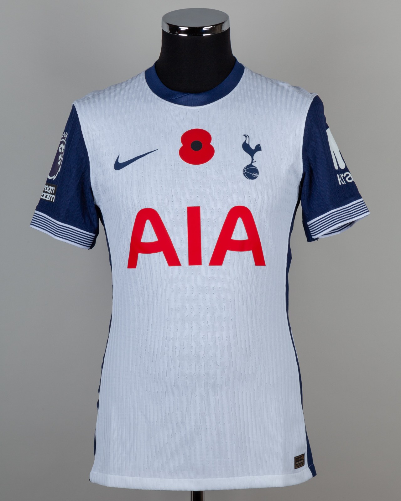 Primera equipación de Tottenham 24-25