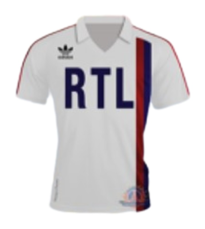 Primera equipación de Paris Saint-Germain 88-89
