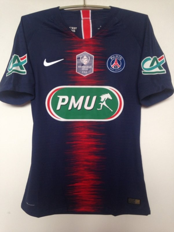 Primera equipación de Paris Saint-Germain 18-19