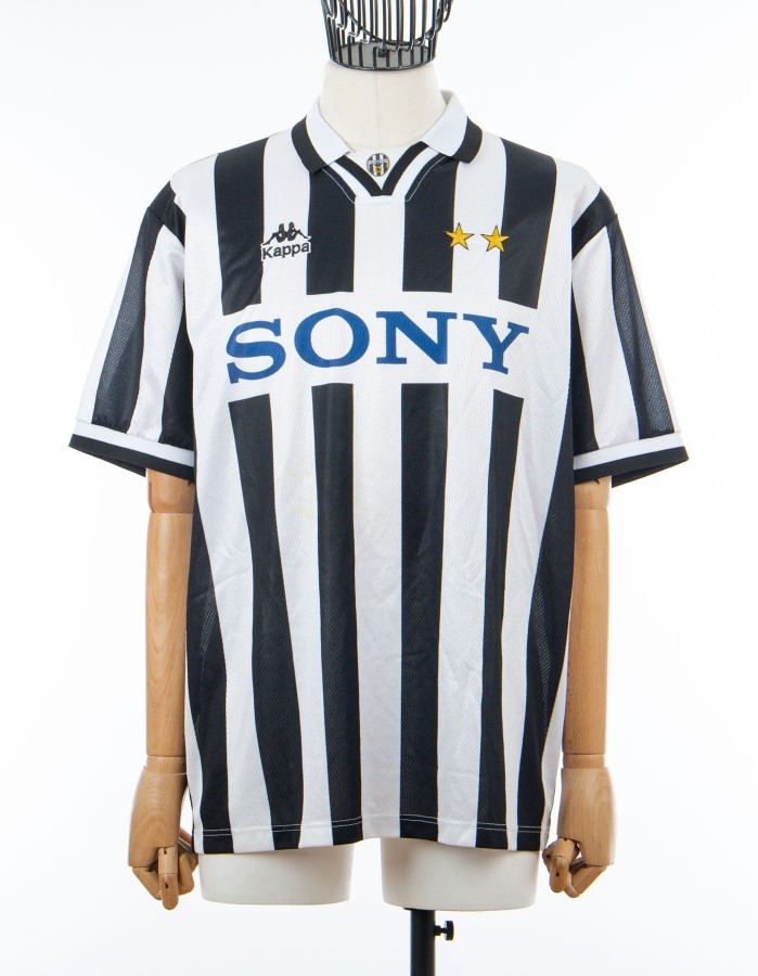 Juventus FC 96-97 Local 2