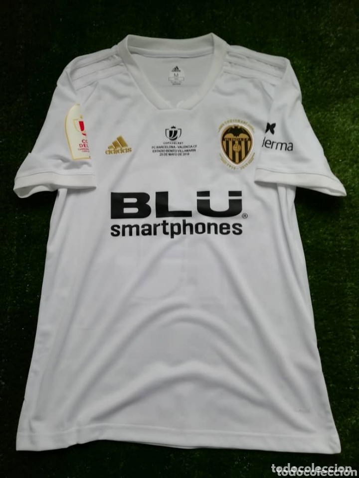 Equipación especial de Valencia 18-19