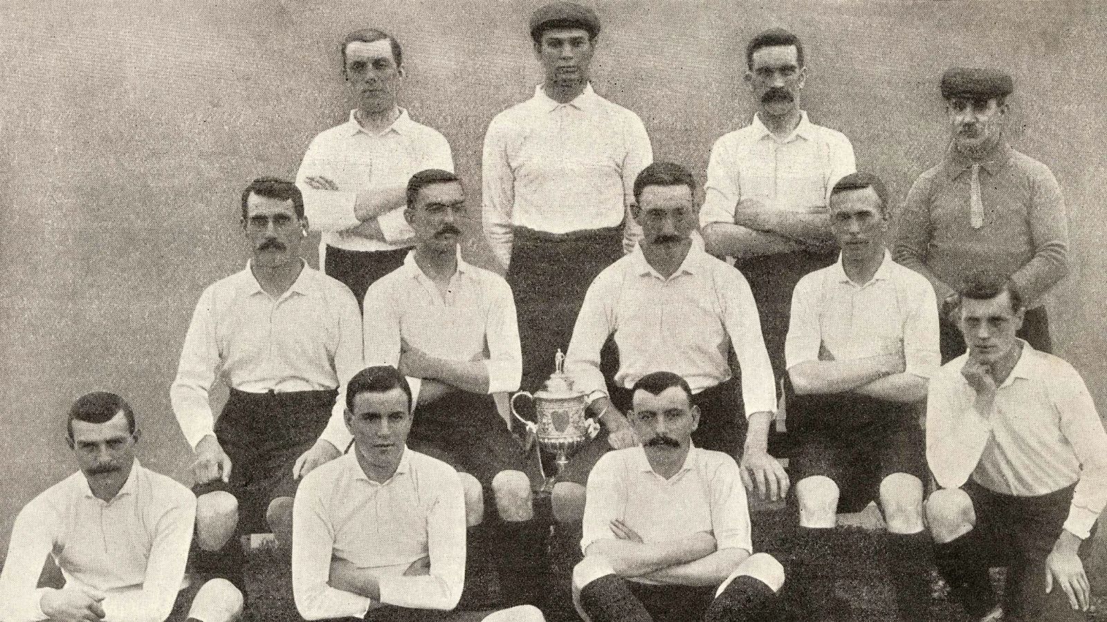 Primera equipación de Tottenham 1901-02