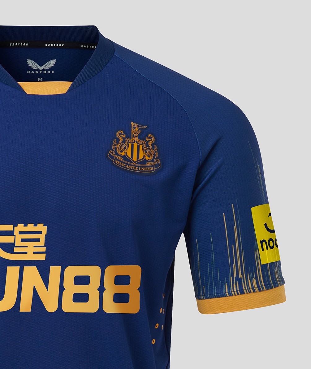 Newcastle United 22-23 Visitante 2