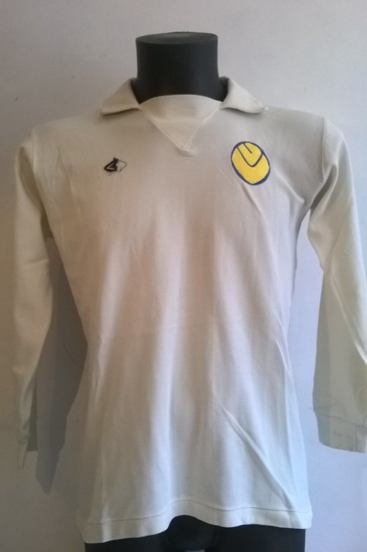 Primera equipación de Leeds 73-74