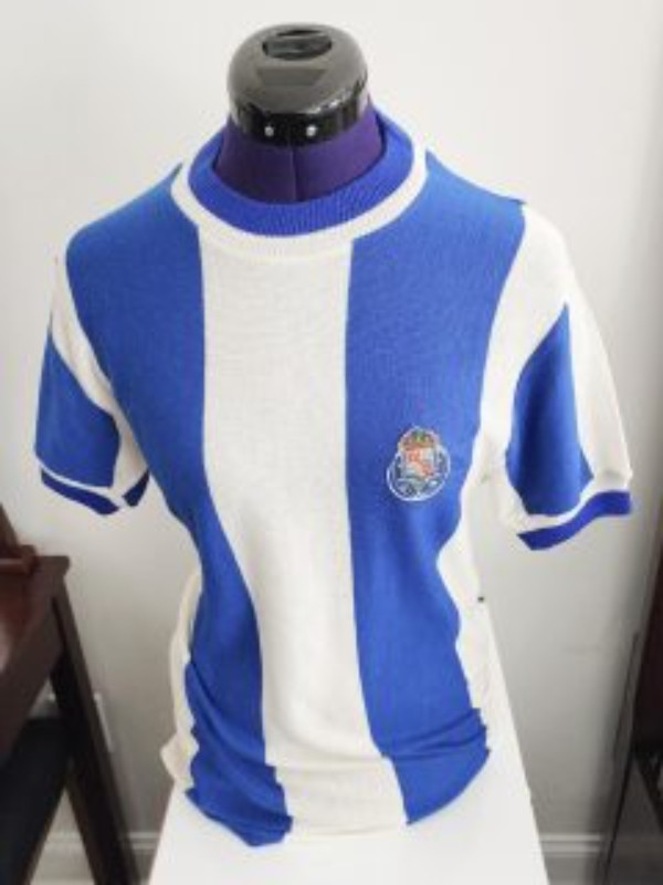Primera equipación de Oporto 75-76