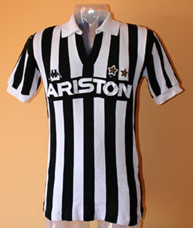 Primera equipación de Juventus 85-86