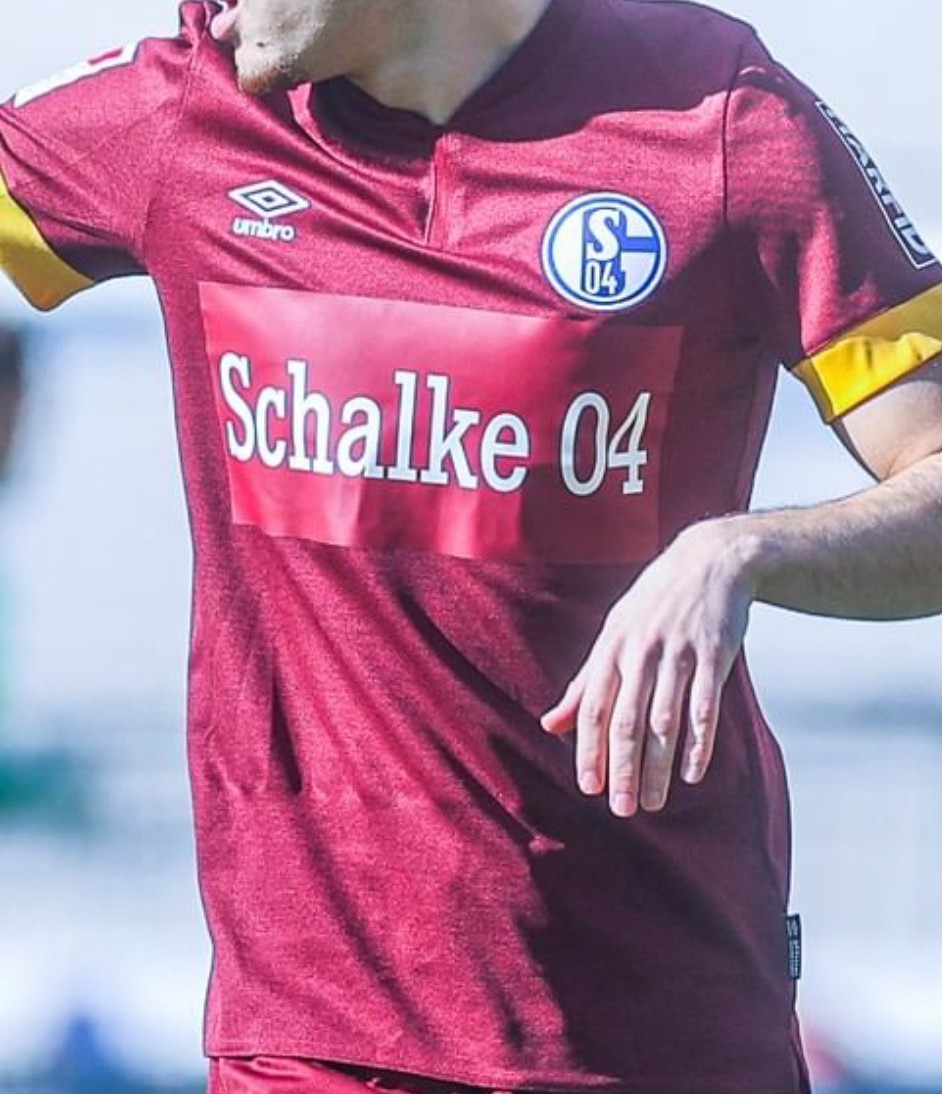 Schalke 04 21-22 Tercera 2