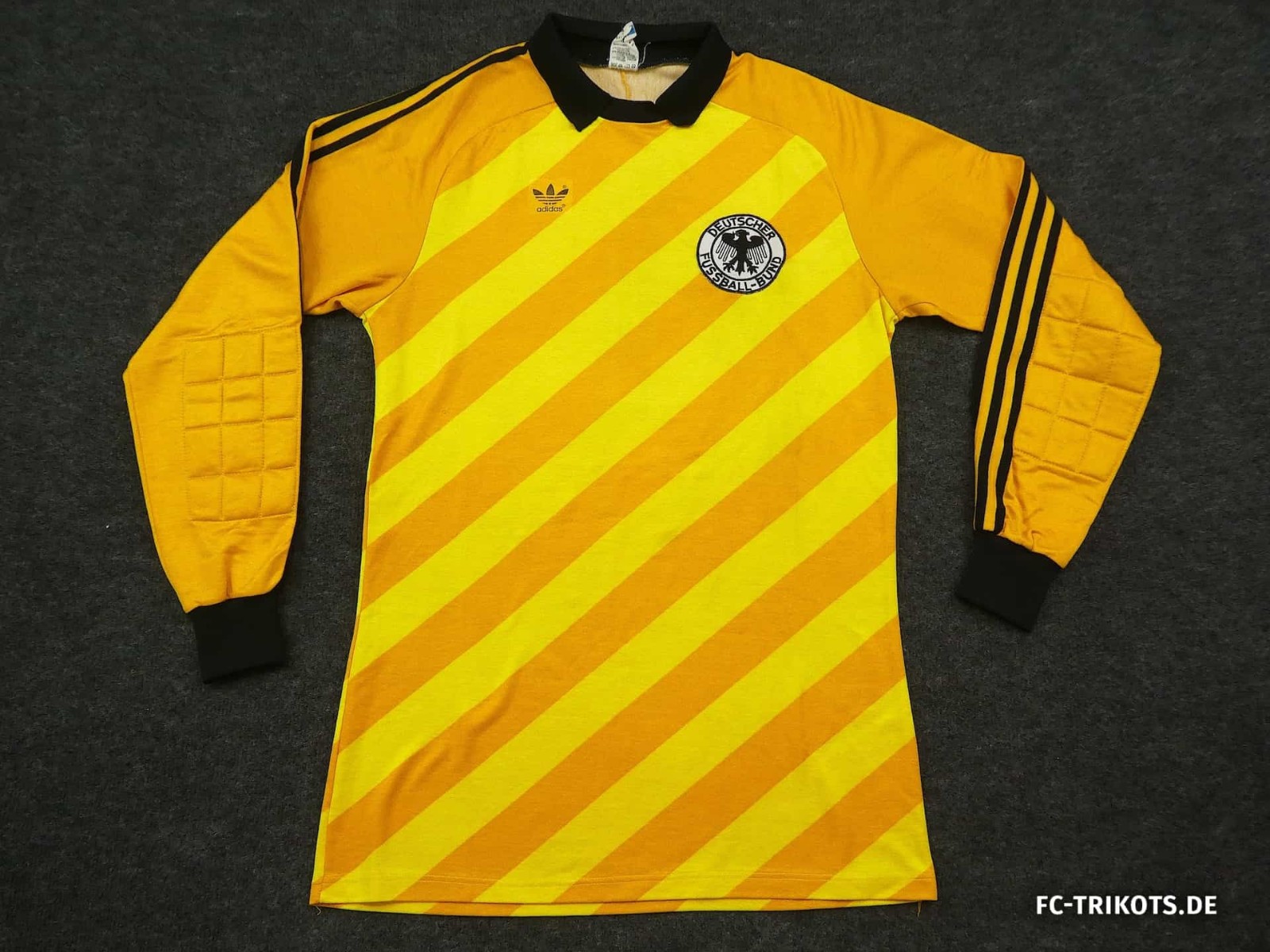 Equipación de portero de Alemania 1984