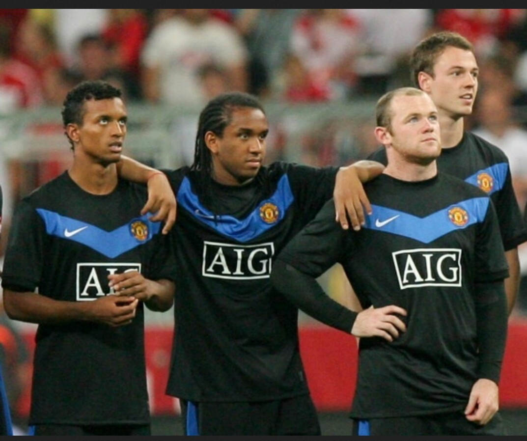 Manchester United 09-10 Visitante 2