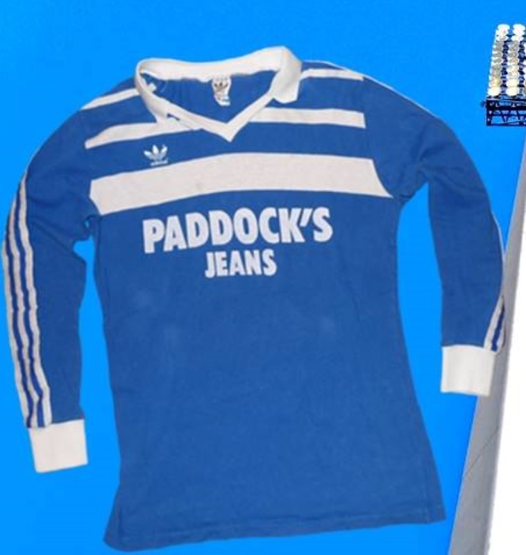 Primera equipación de Schalke 04 83-84