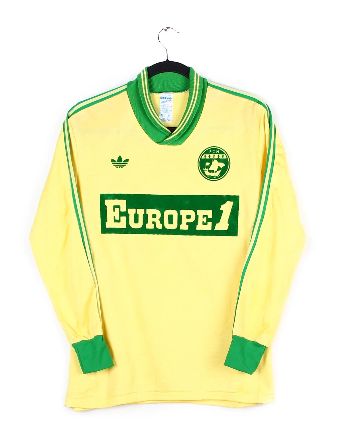 Primera equipación de Nantes 87-88