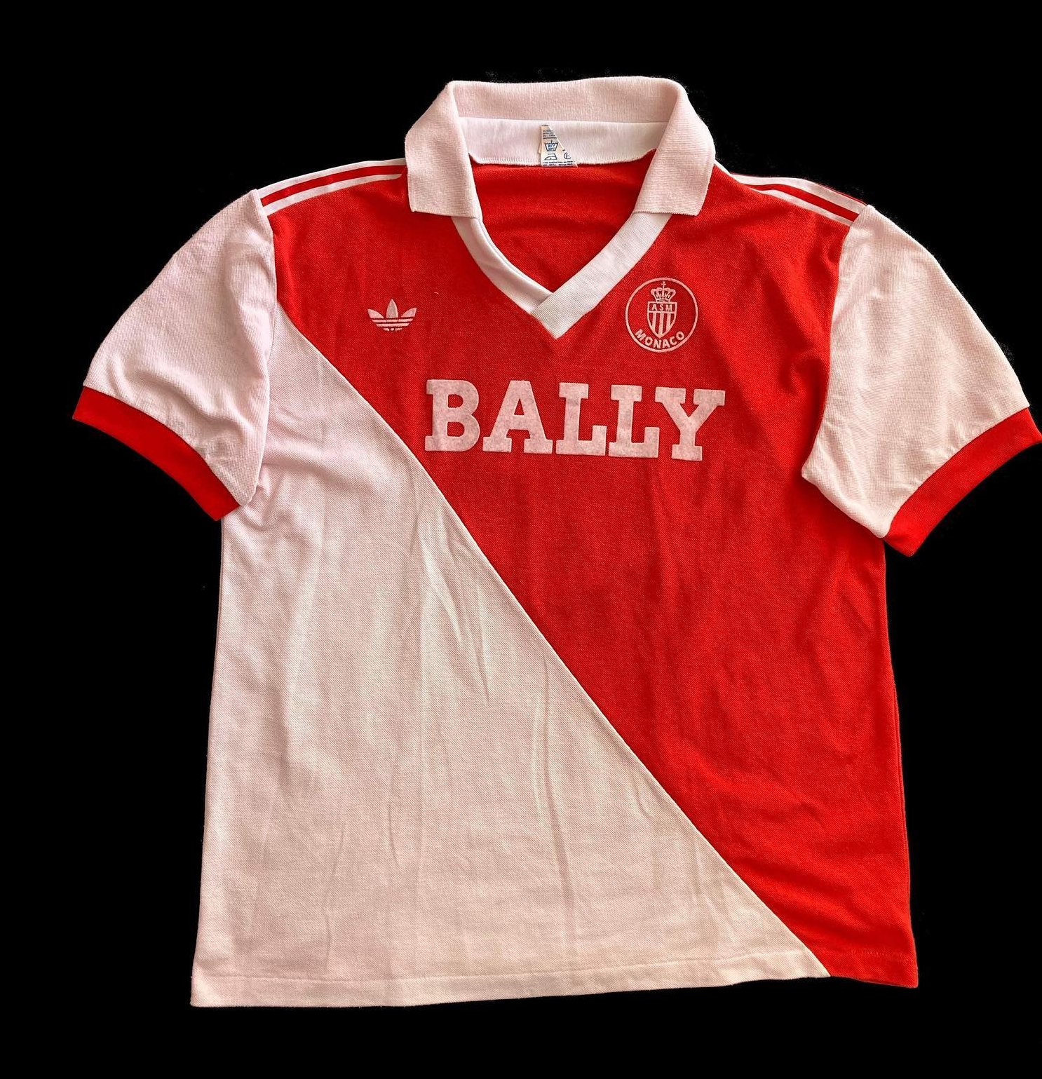 Equipación especial de Monaco 85-86