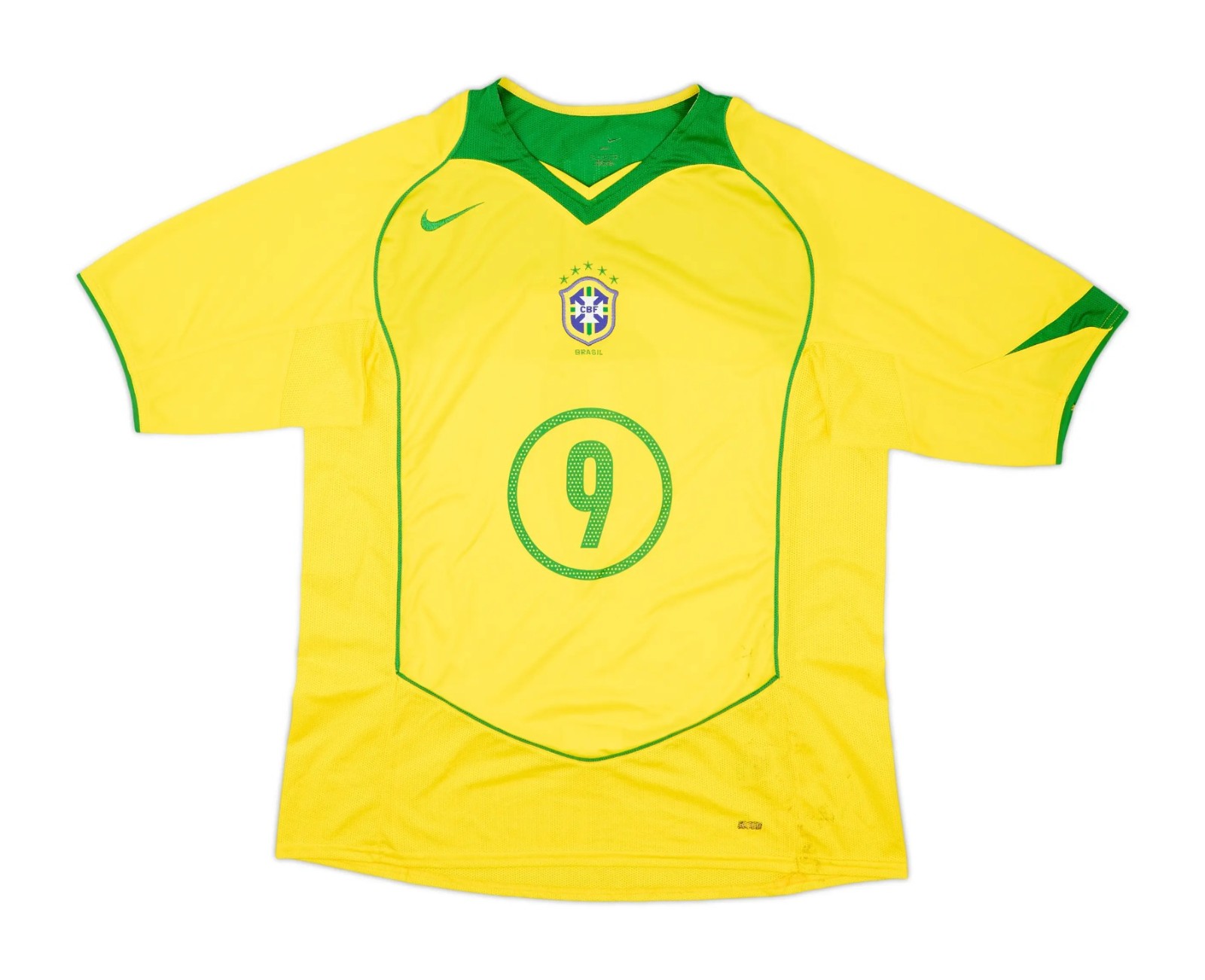 Primera equipación de Brasil 2004