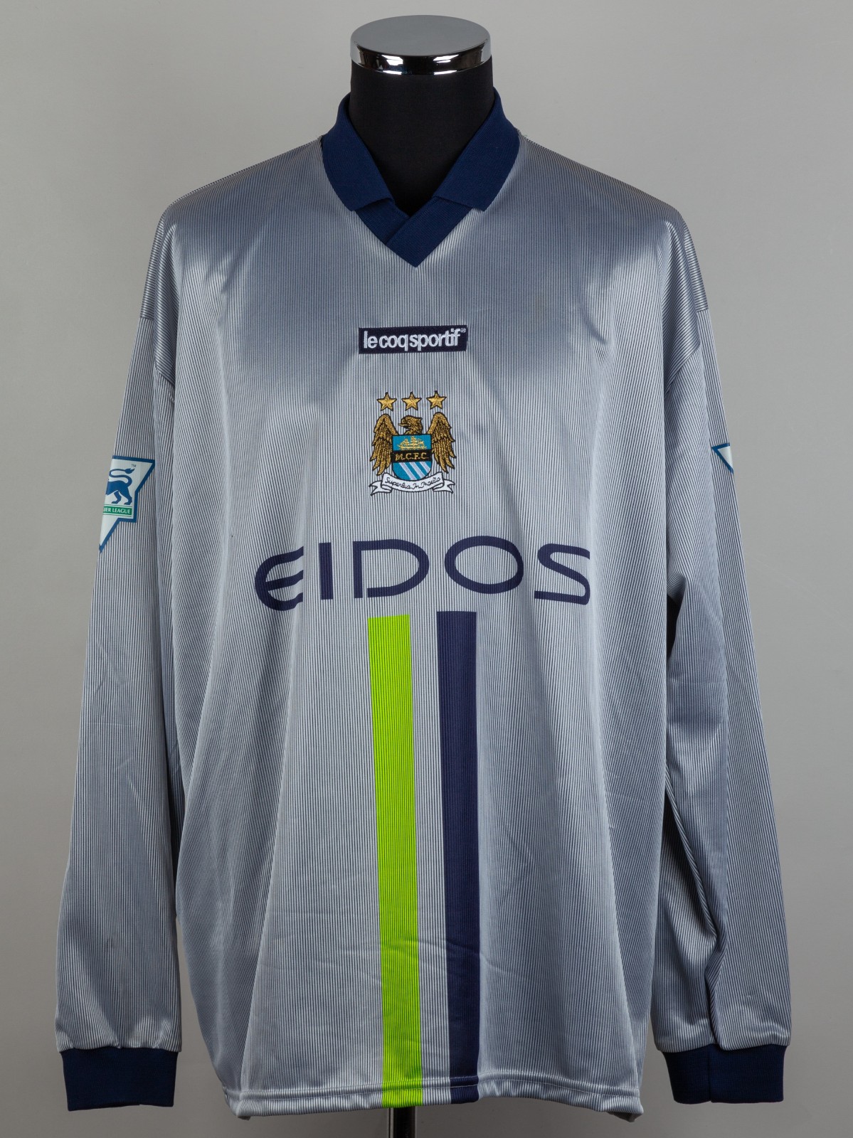 Segunda equipación de Man City 00-01