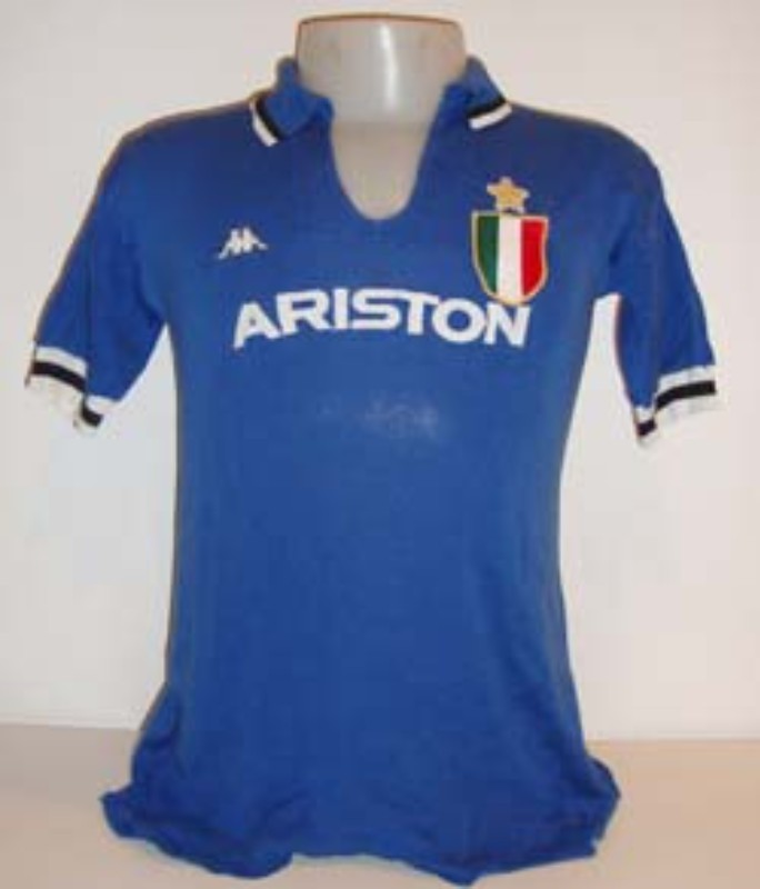 Segunda equipación de Juventus 82-83