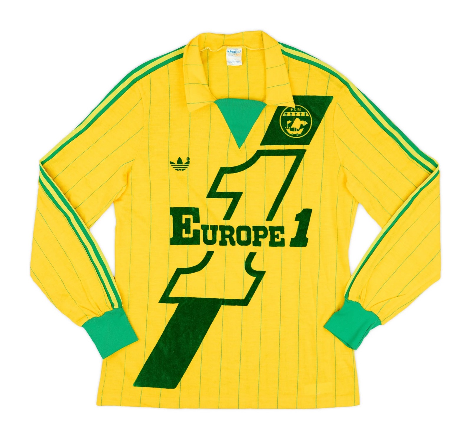 Primera equipación de Nantes 81-82