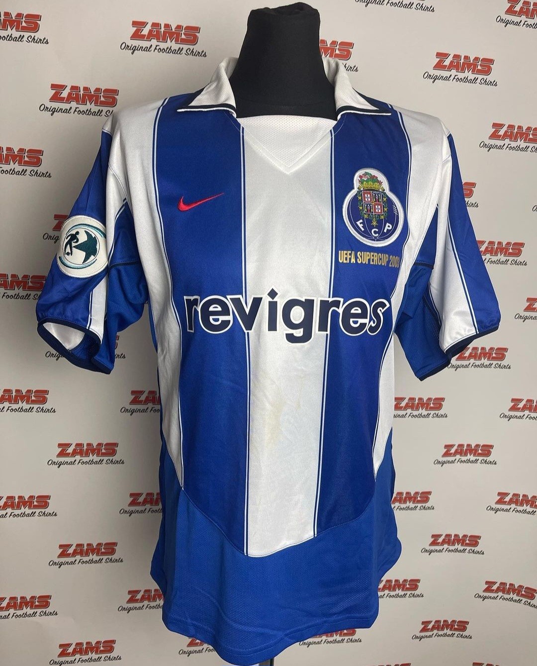 Equipación especial de Oporto 03-04