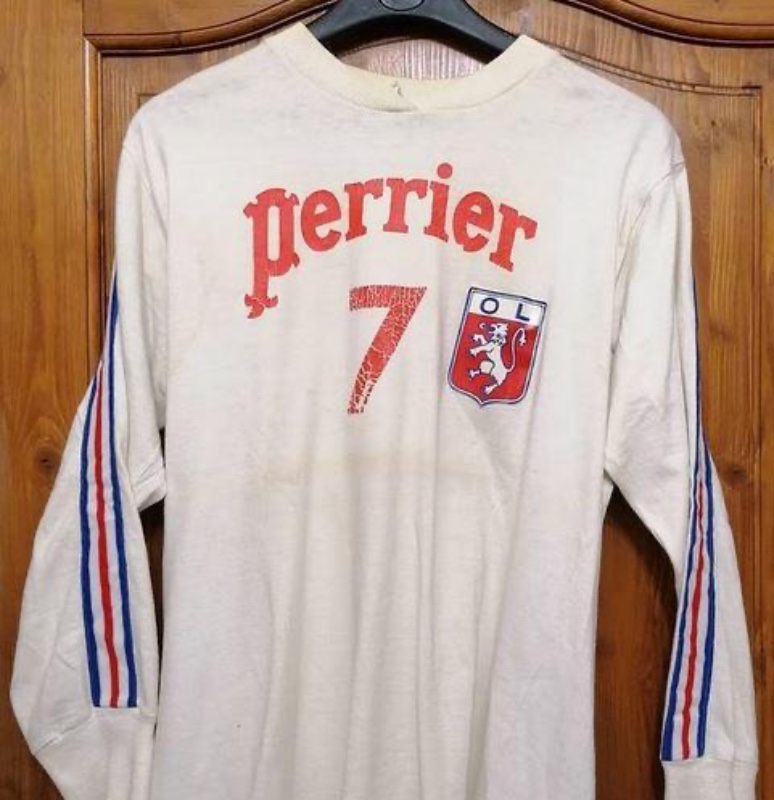 Primera equipación de Olympique de Lyon 73-74