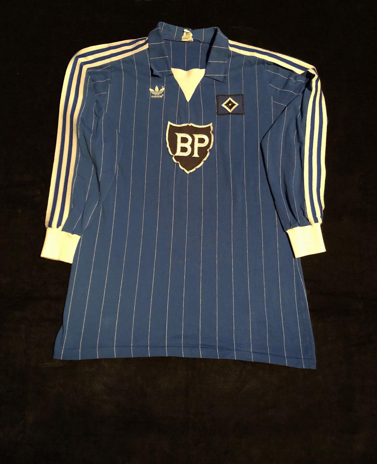 Tercera equipación de Hamburgo 82-83