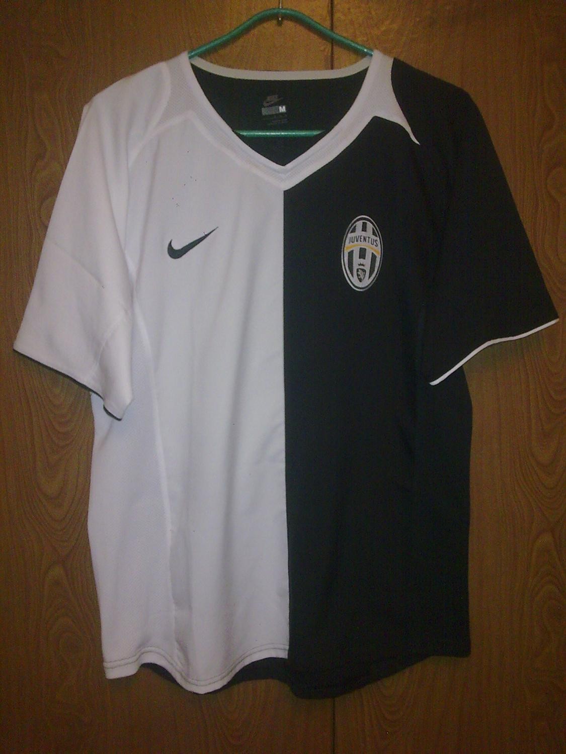 Equipación especial de Juventus 04-05