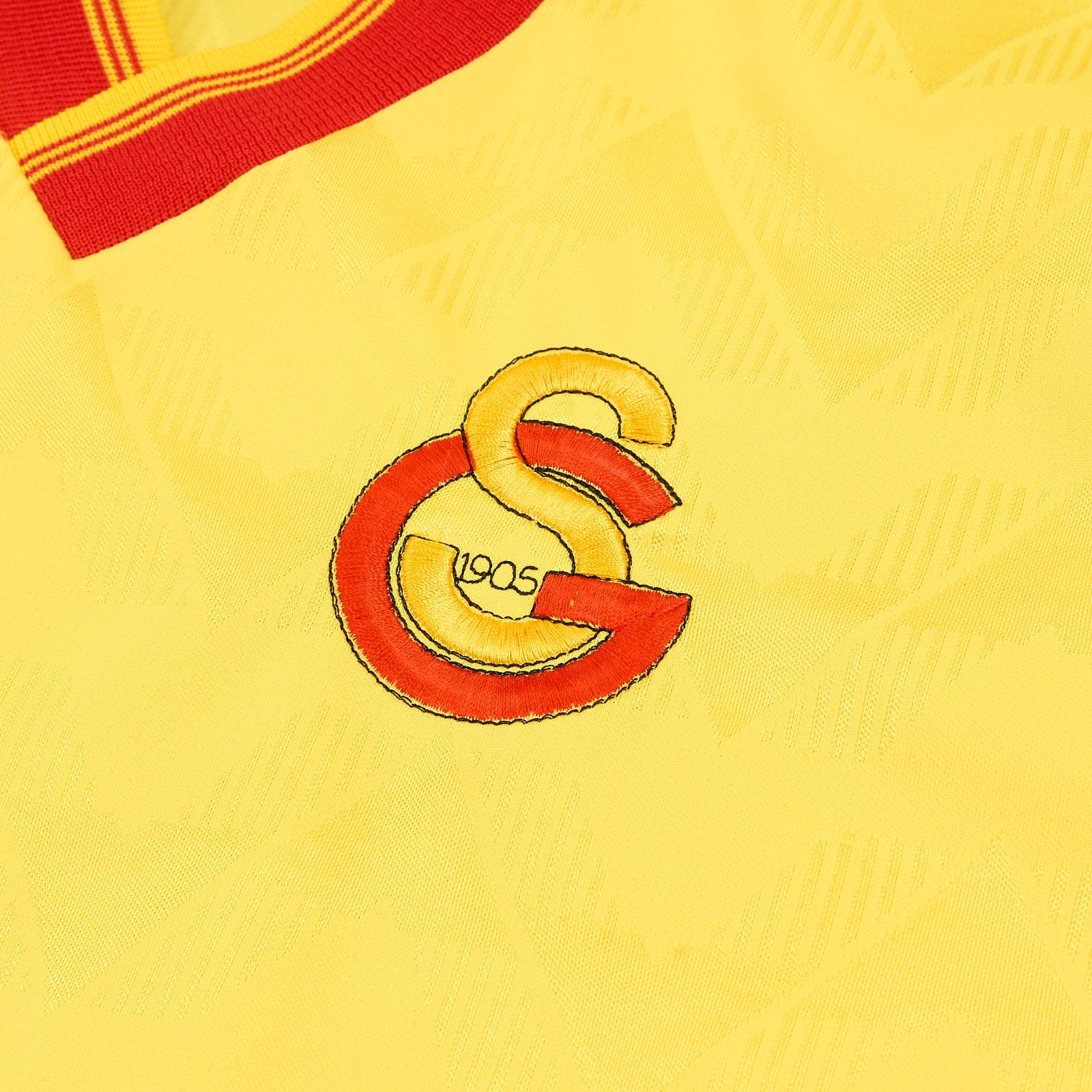 Galatasaray 92-93 Visitante 3