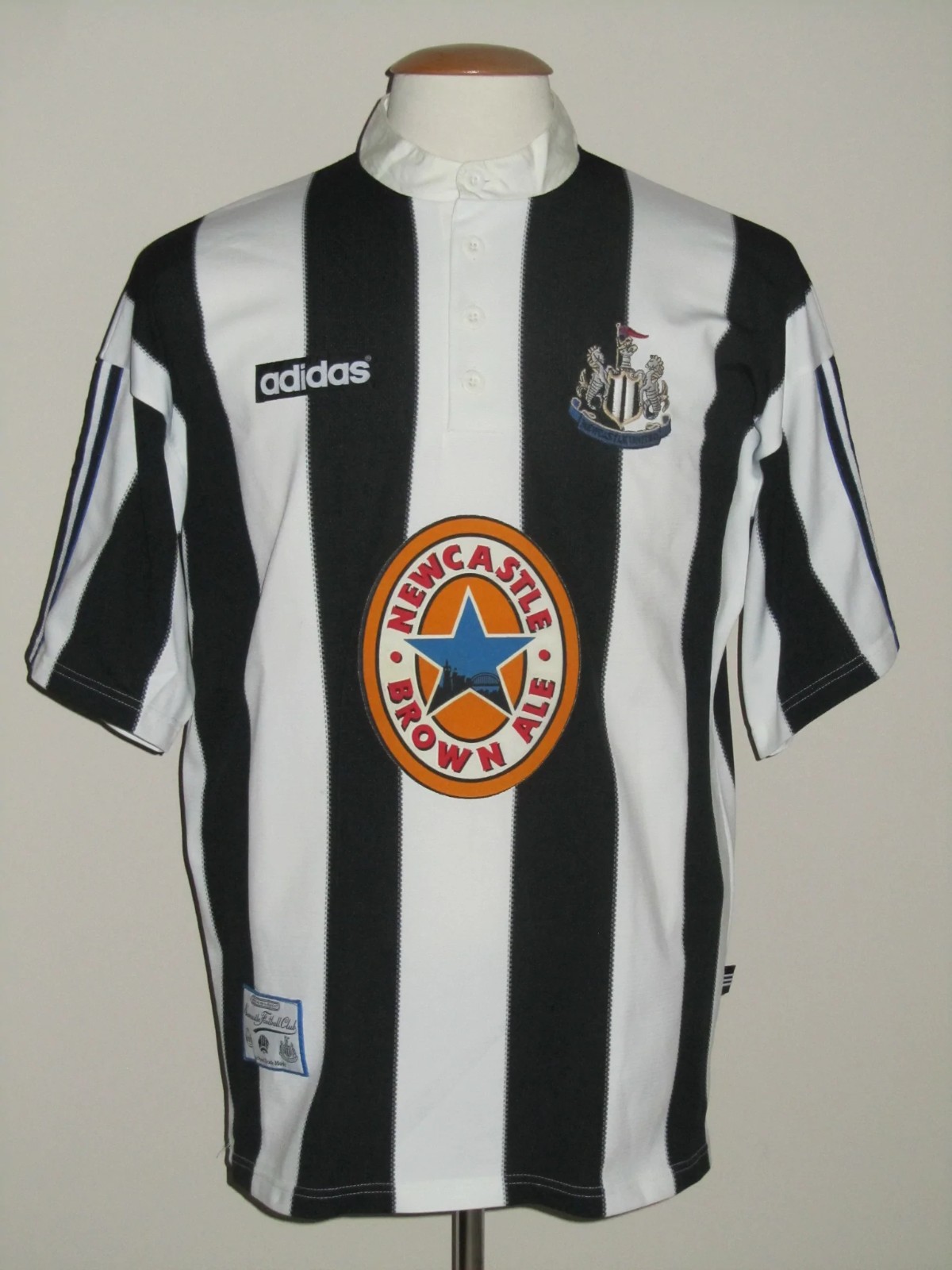 Newcastle United 96-97 Local 2