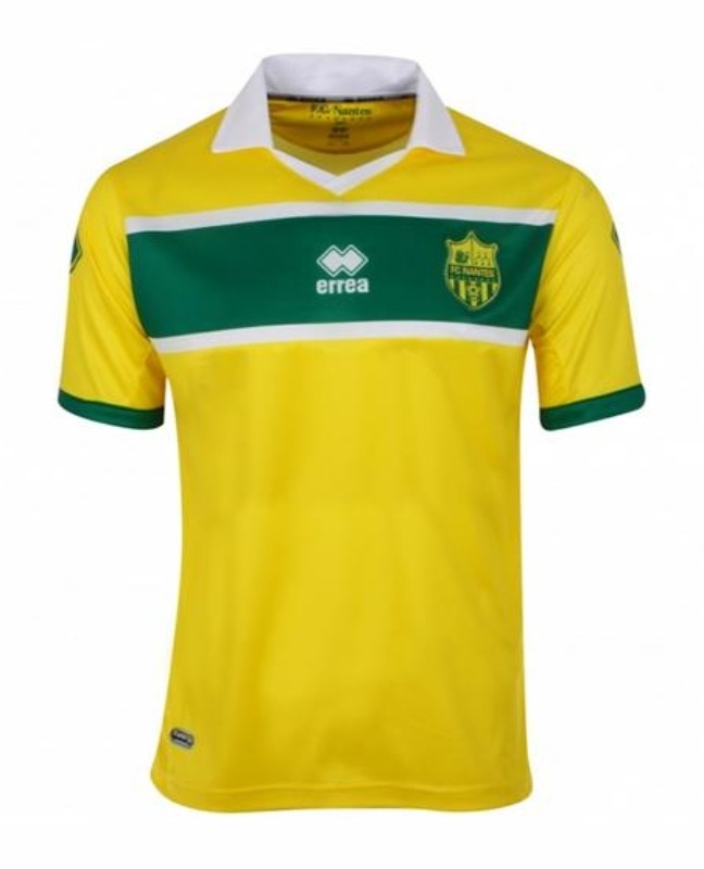 Primera equipación de Nantes 12-13